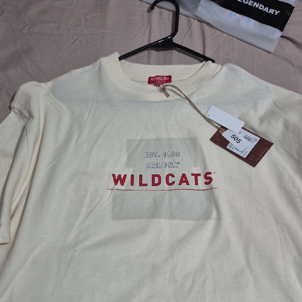 Mitchell & Ness Cream Sweatshirt with Red Graphic